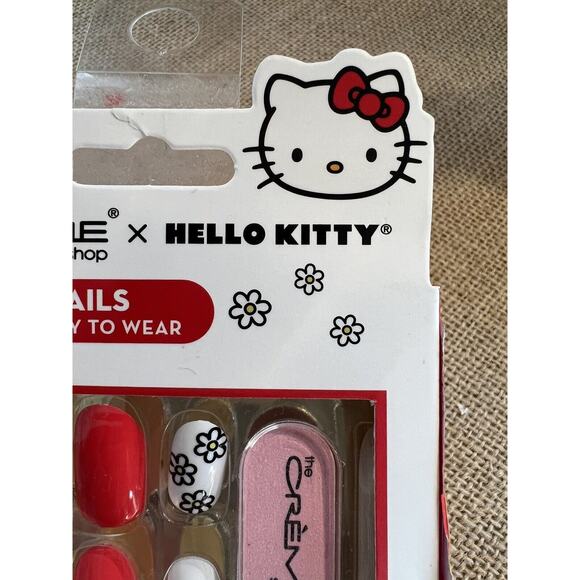 Creme Shop HELLO KITTY Red White Bow Face Set Of 28 Gel Press On Nails NEW - Picture 3 of 9